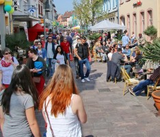 Verkaufsoffener Sonntag macht Schwetzingen zur Flaniermeile