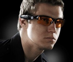 Blick über den Teich: Freds Polizisten mit Video-Cams ausgerüstet