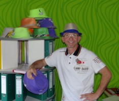 Malermeister Cavallo: Schwetzinger Original mit „Gute-Laune-Hütchen“