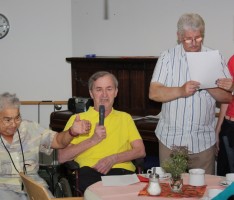 Friedlich-fröhliche Frühsommerfeier – Erdbeerfest im GRN Seniorenzentrum