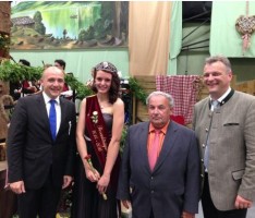 Schwetzinger beleben beim Rosenfest Kontakte zu Neuschwetzingen