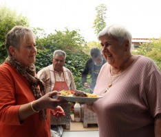 Weil’s Spaß macht! Grillfest im GRN-Seniorenzentrum