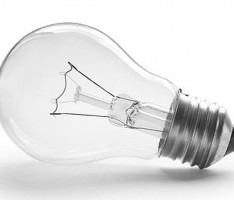 Brüssel eins ausgewischt: Eine neue 100-Watt Glühbirne aus Francas Topstore